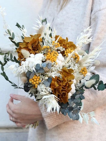 Artisan en fleurs séchées - bouquet de mariée